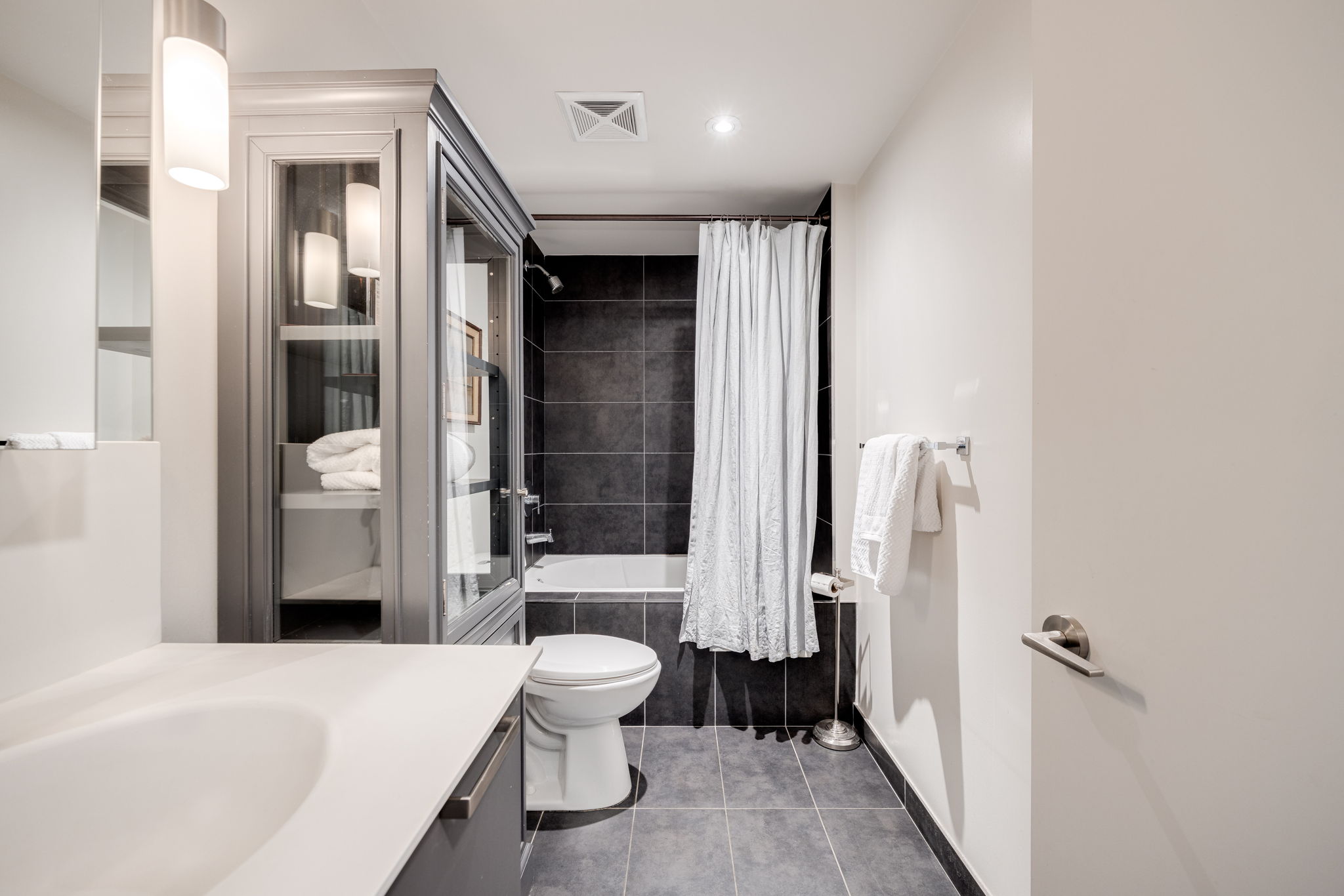 Toronto property showcase — delivered property photograph 21