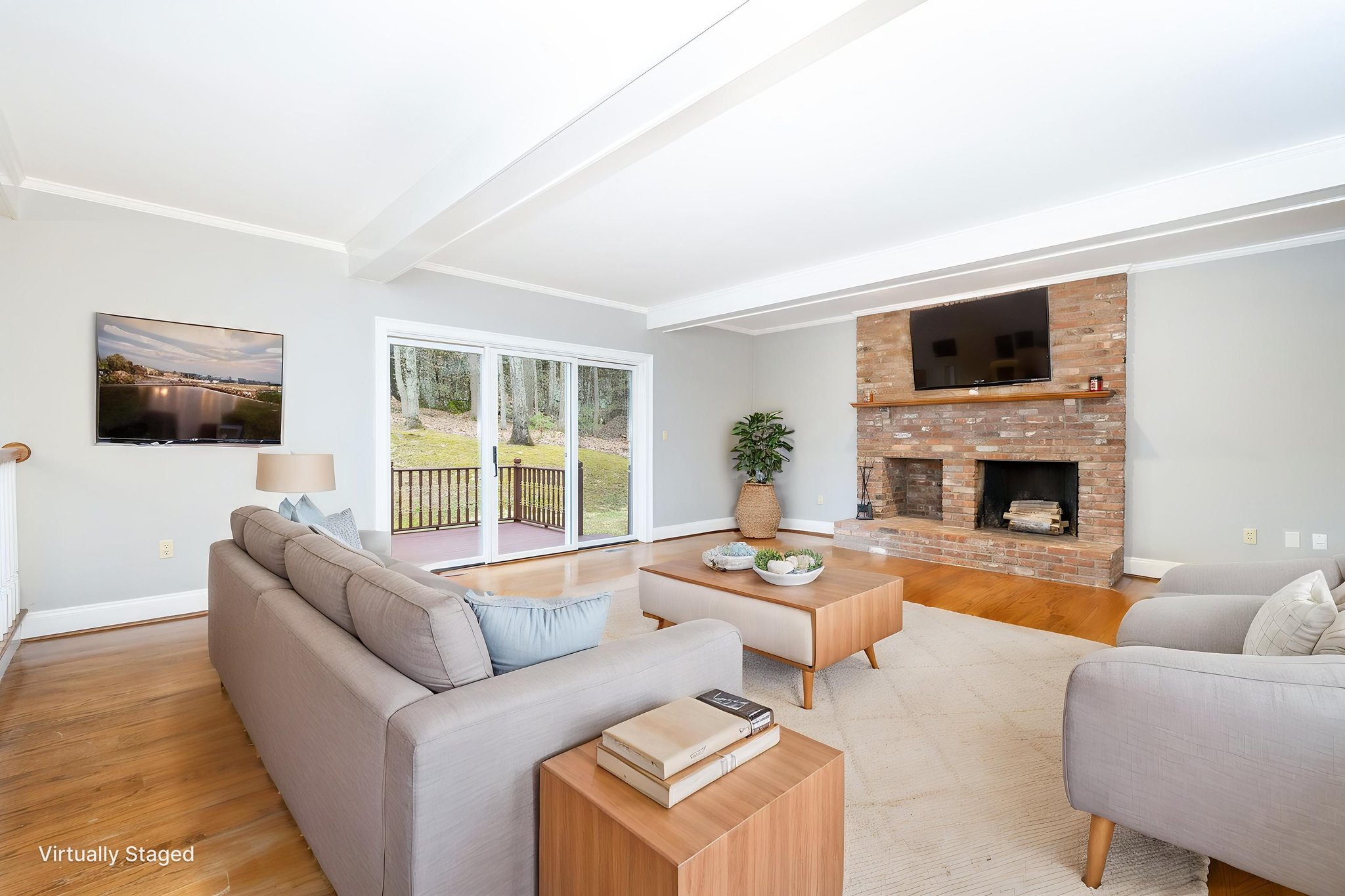 1T5A2431-Edit virtually staged.jpeg