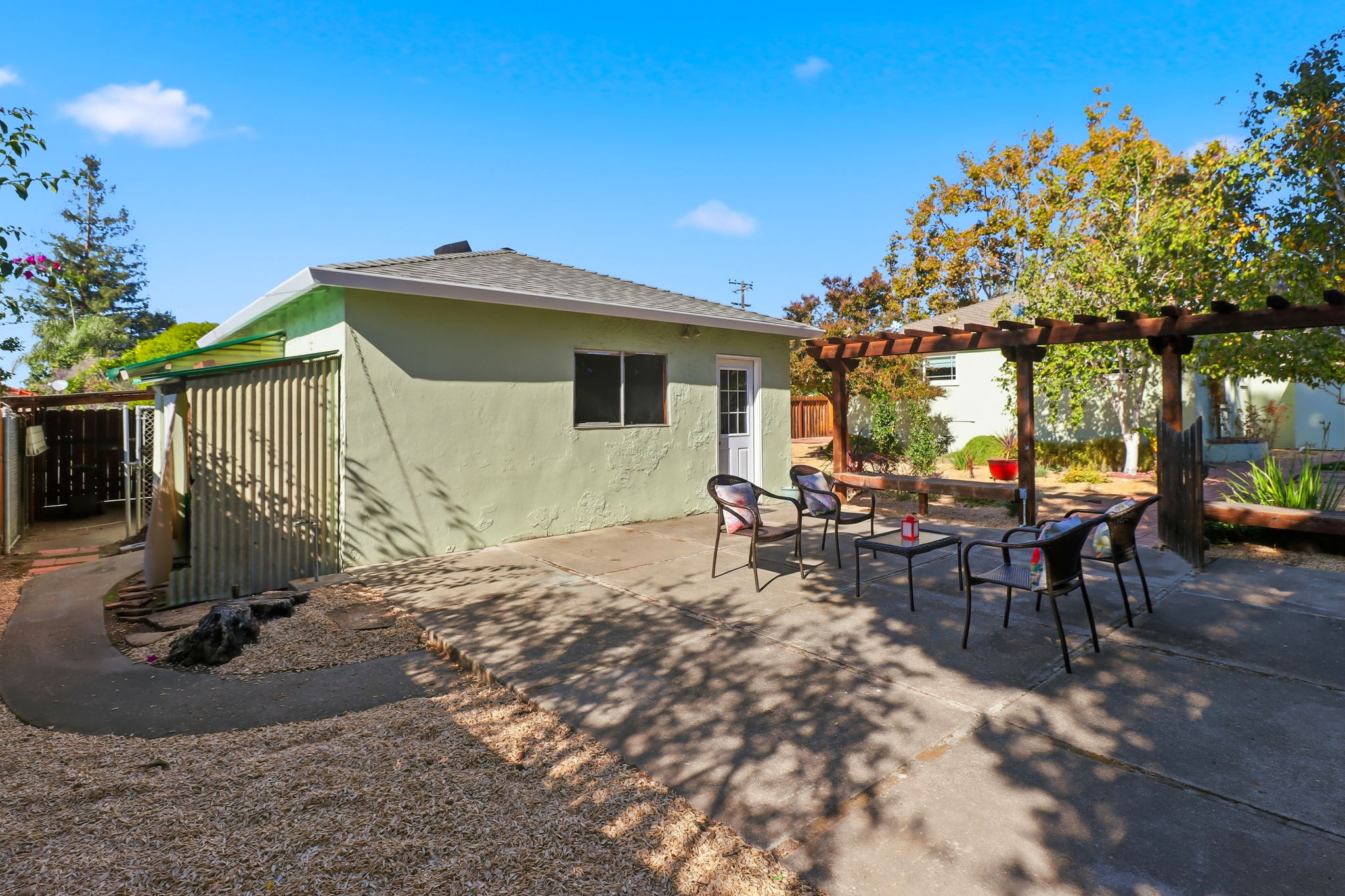 031_F8_95 El Campo Dr