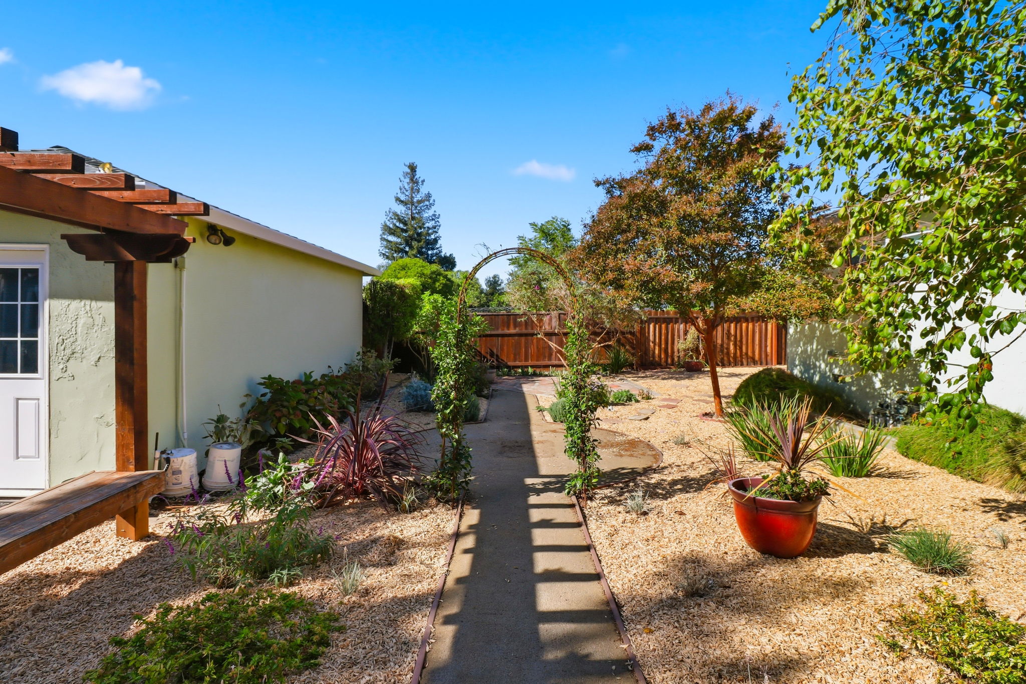 033_F8_95 El Campo Dr