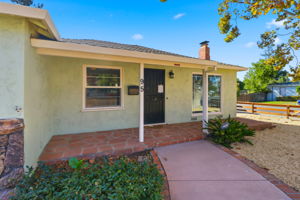 004_F8_95 El Campo Dr