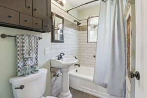 025_F8_95 El Campo Dr