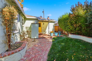 039_F8_95 El Campo Dr