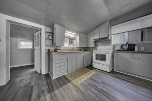  Photo 44