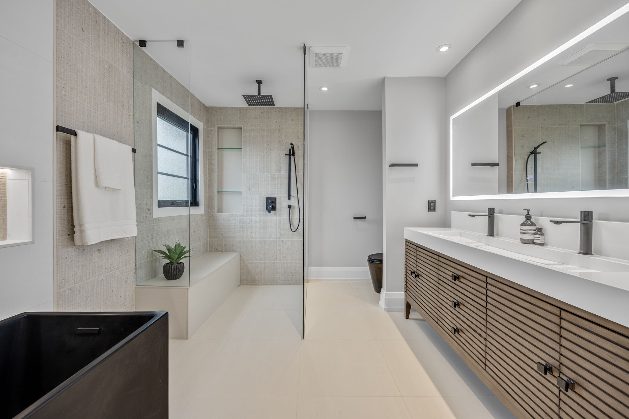 Aurora property showcase — delivered property photograph 31