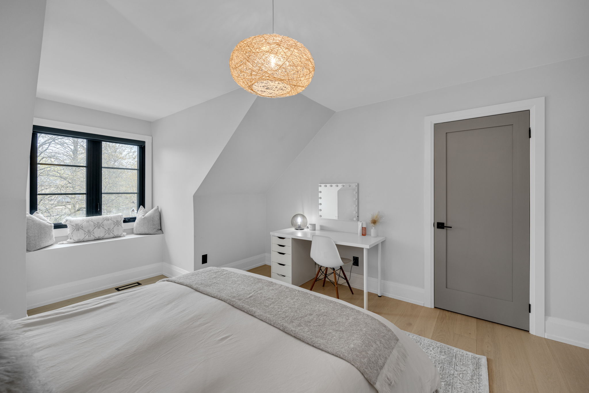 Aurora property showcase — delivered property photograph 43