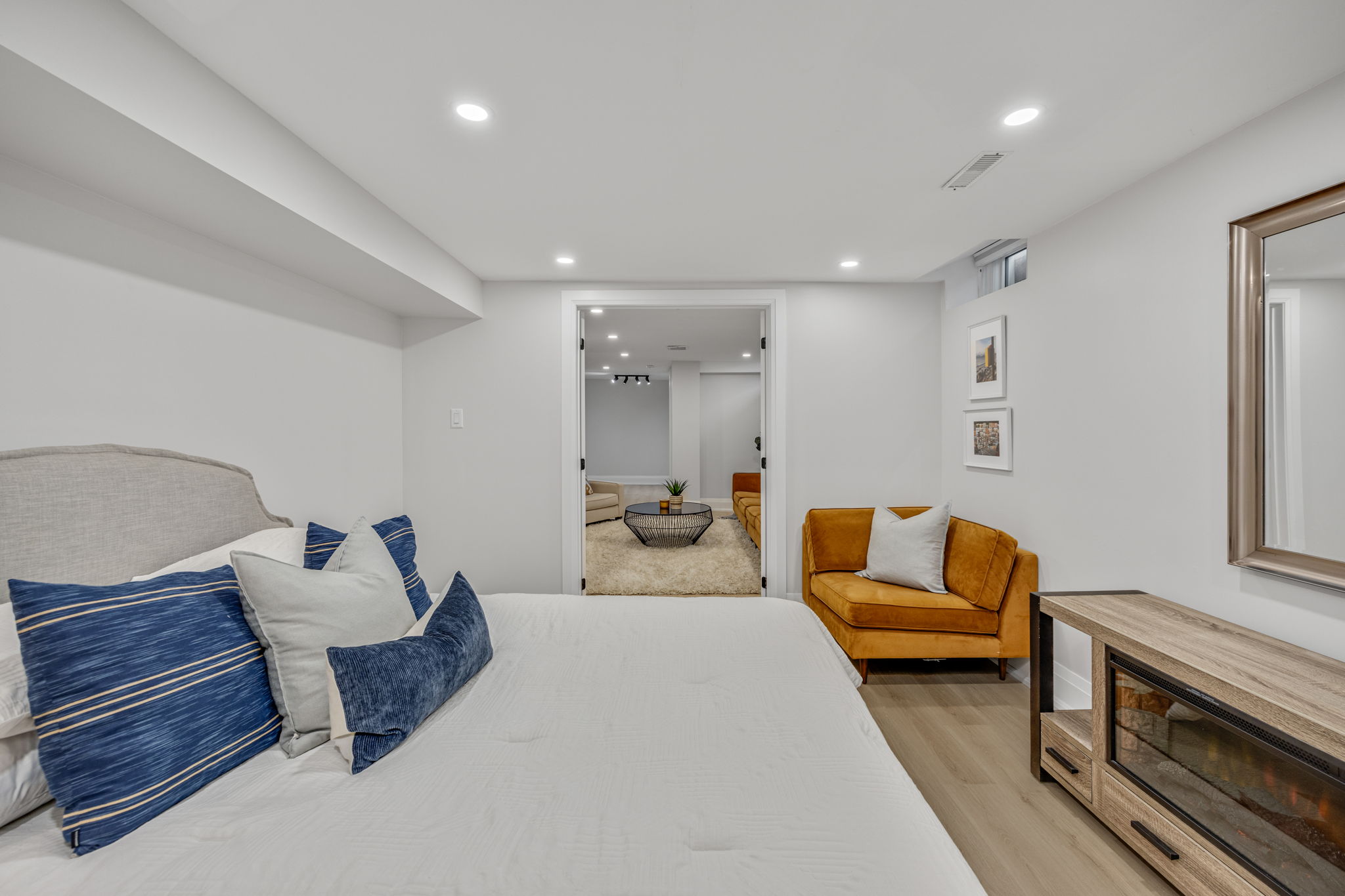 Aurora property showcase — delivered property photograph 47