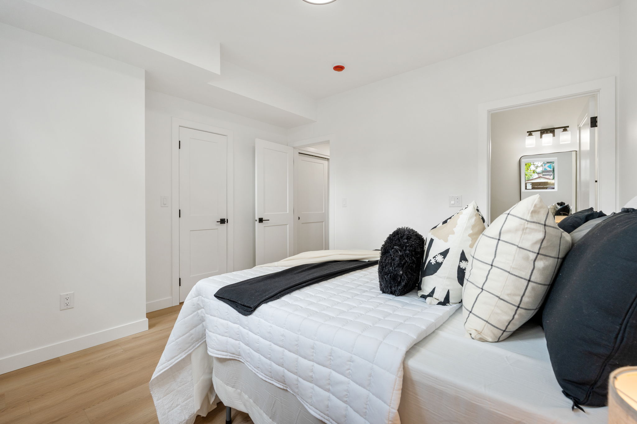 95 Imperial Ave - Interior-18
