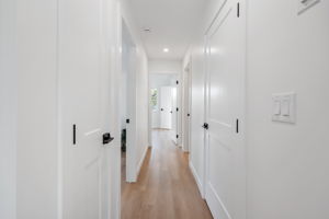 95 Imperial Ave - Interior-29
