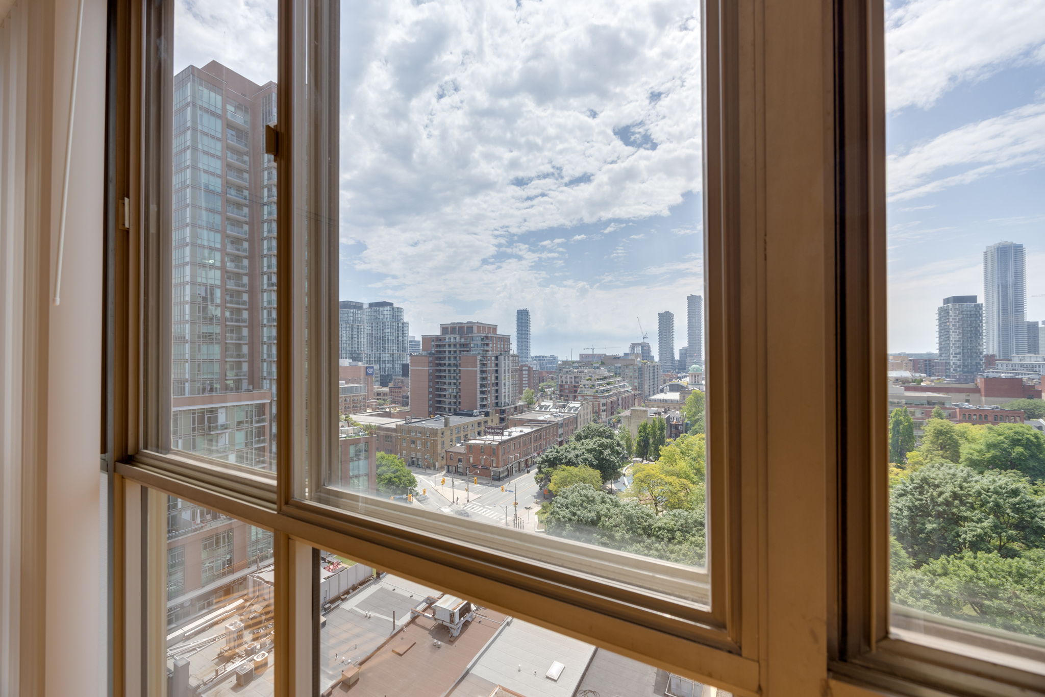Toronto property showcase — delivered property photograph 22