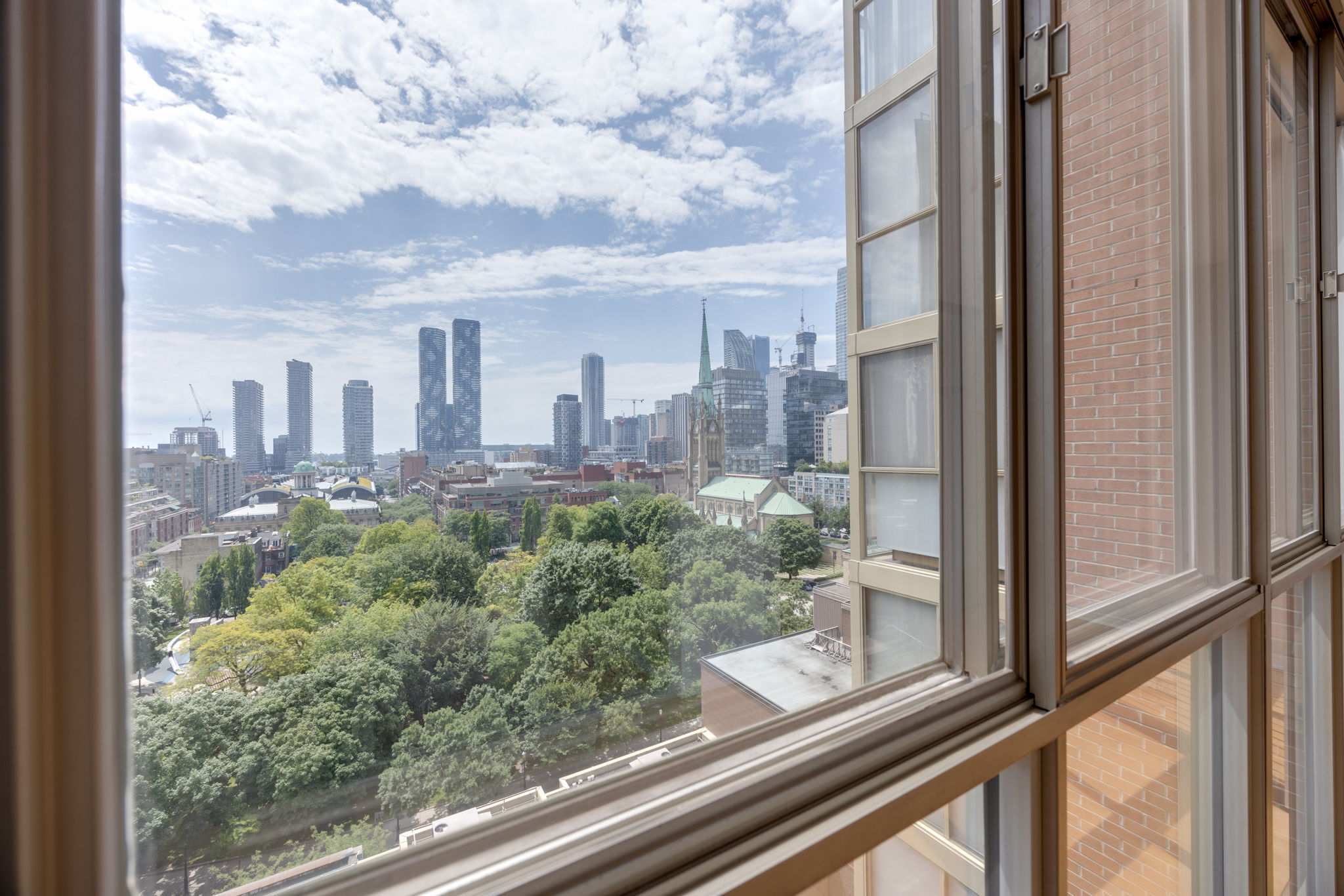 Toronto property showcase — delivered property photograph 23