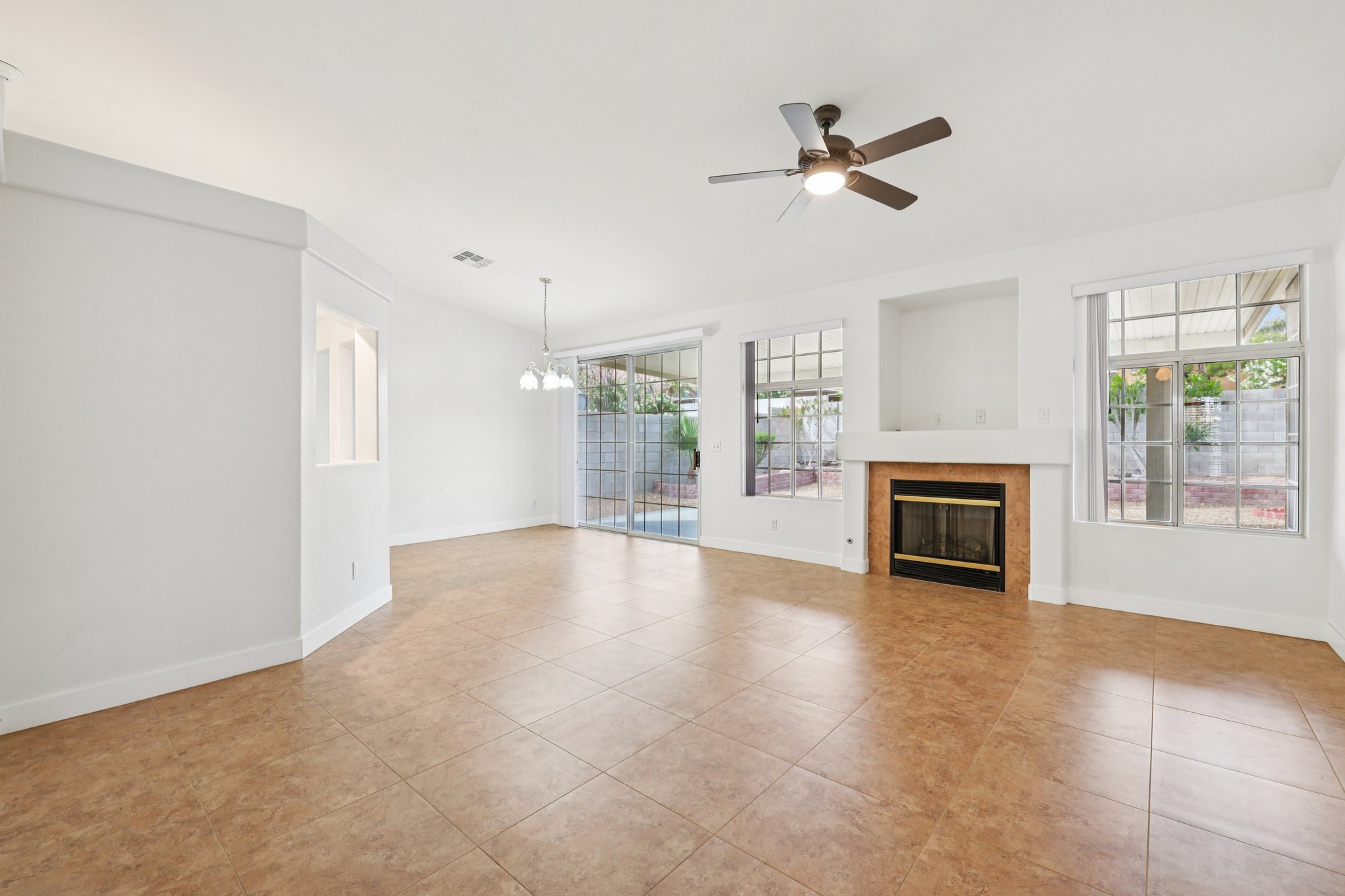 Myrtle Beach Dr-S0304-005.jpg