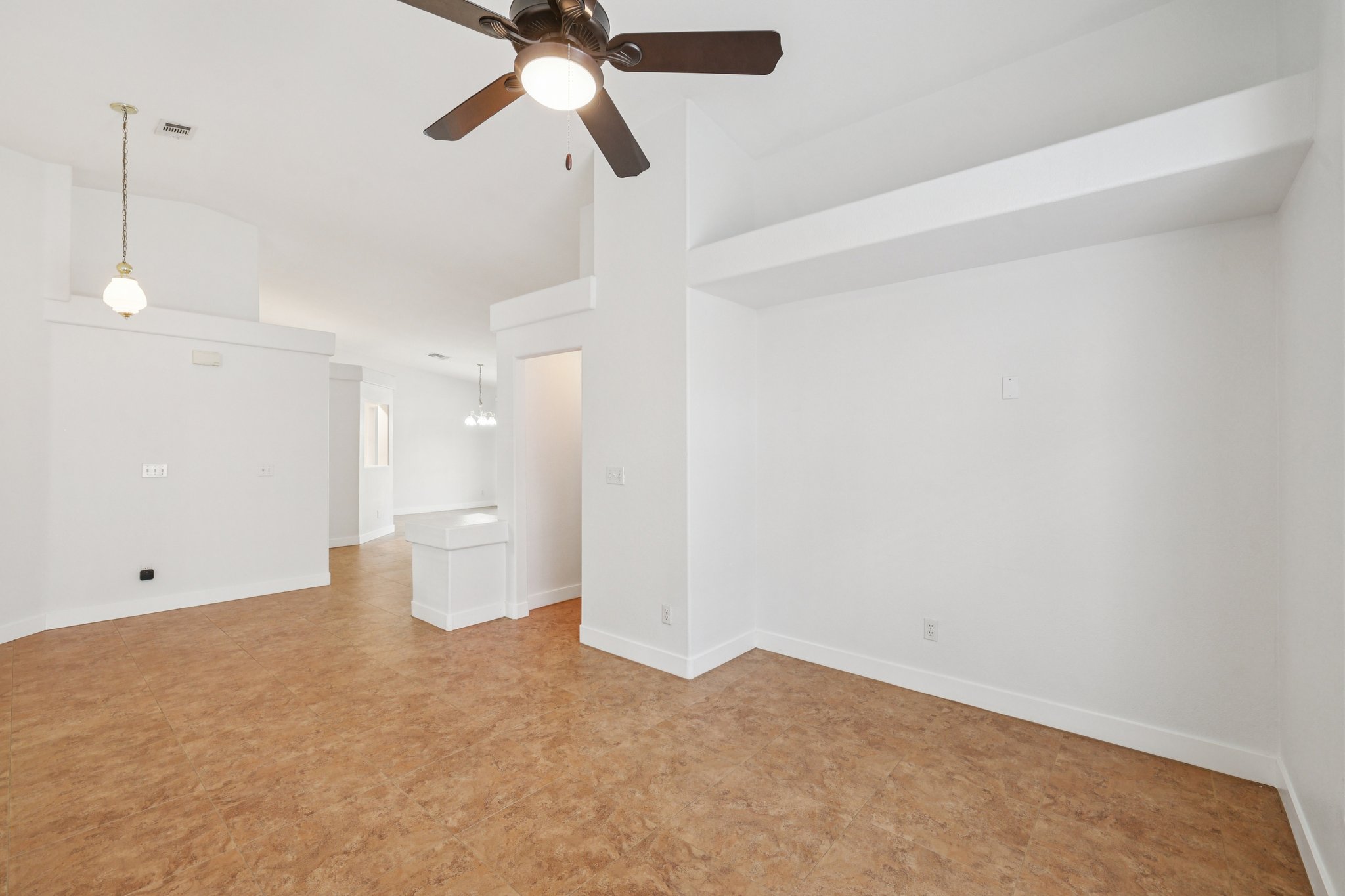 Myrtle Beach Dr-S0304-015.jpg