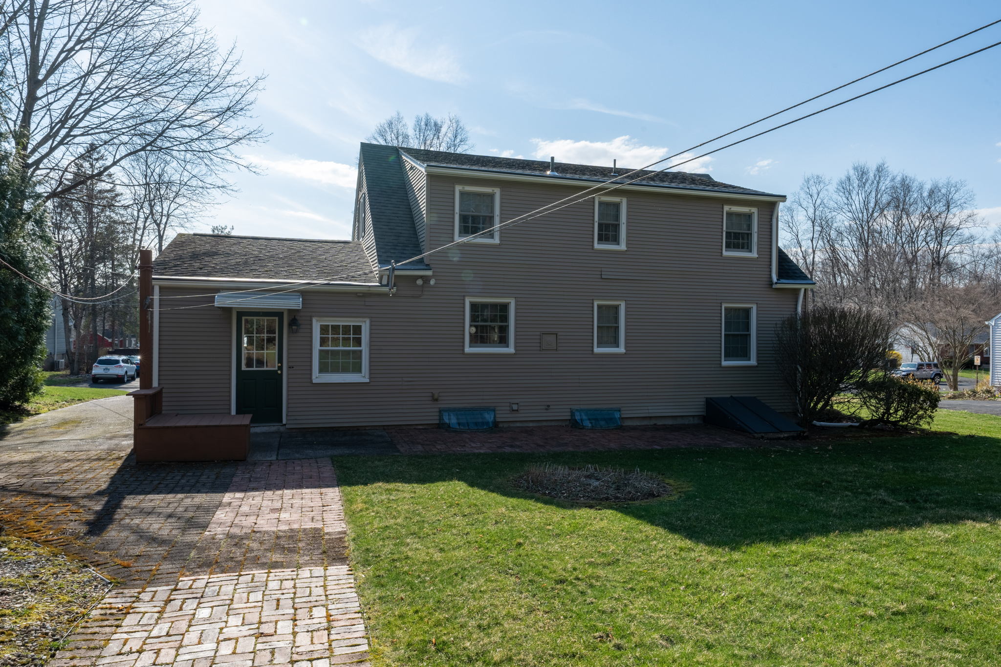 95 Robindale Dr, New Britain, CT 06053, USA Photo 4