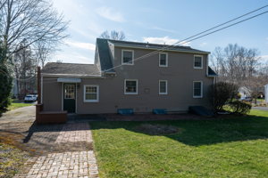 95 Robindale Dr, New Britain, CT 06053, USA Photo 3