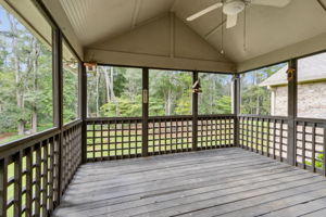 Screened-in Porch