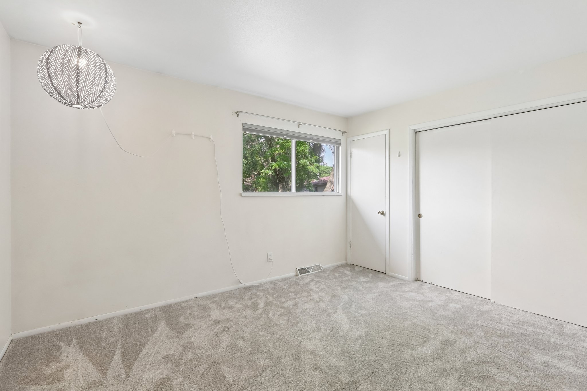 95 S Lakewood Gdns Ln-S0209-013.jpg