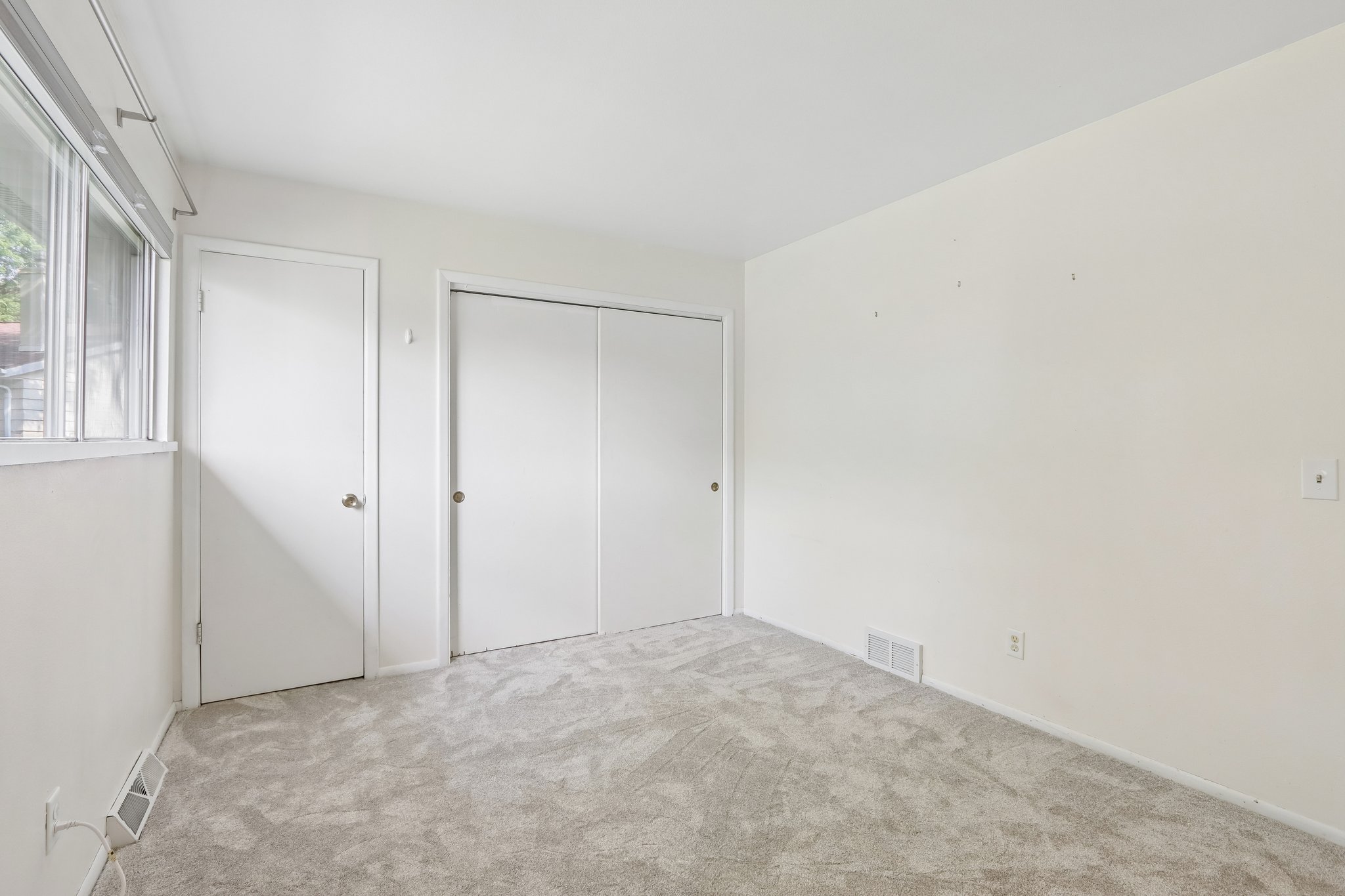 95 S Lakewood Gdns Ln-S0209-014.jpg