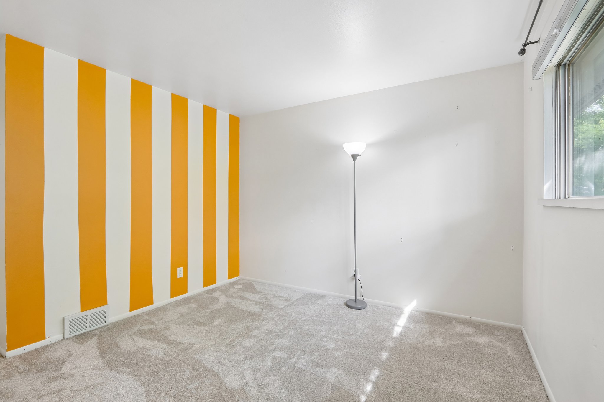 95 S Lakewood Gdns Ln-S0209-019.jpg