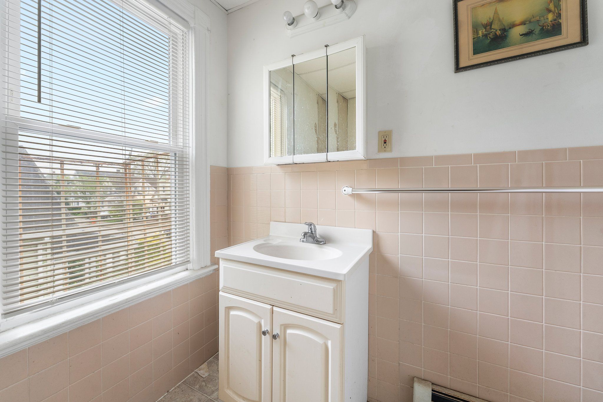Owners Unit (2nd Floor)