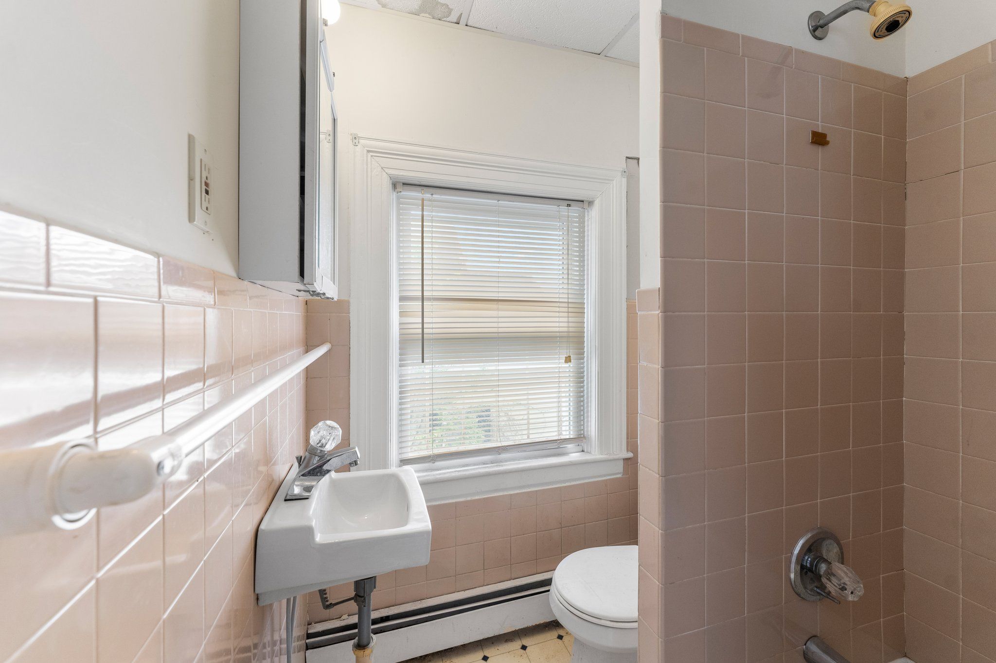 Owners Unit (2nd Floor)