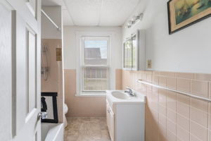 Owners Unit (2nd Floor)