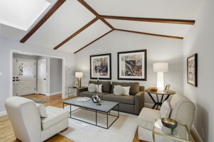 011_F8_950 Black Mountain Ct