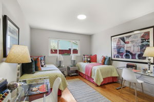 027_F8_950 Black Mountain Ct