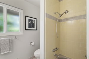 038_F8_950 Black Mountain Ct
