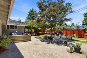 041_F8_950 Black Mountain Ct