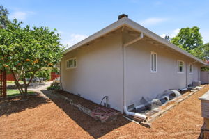 047_F8_950 Black Mountain Ct