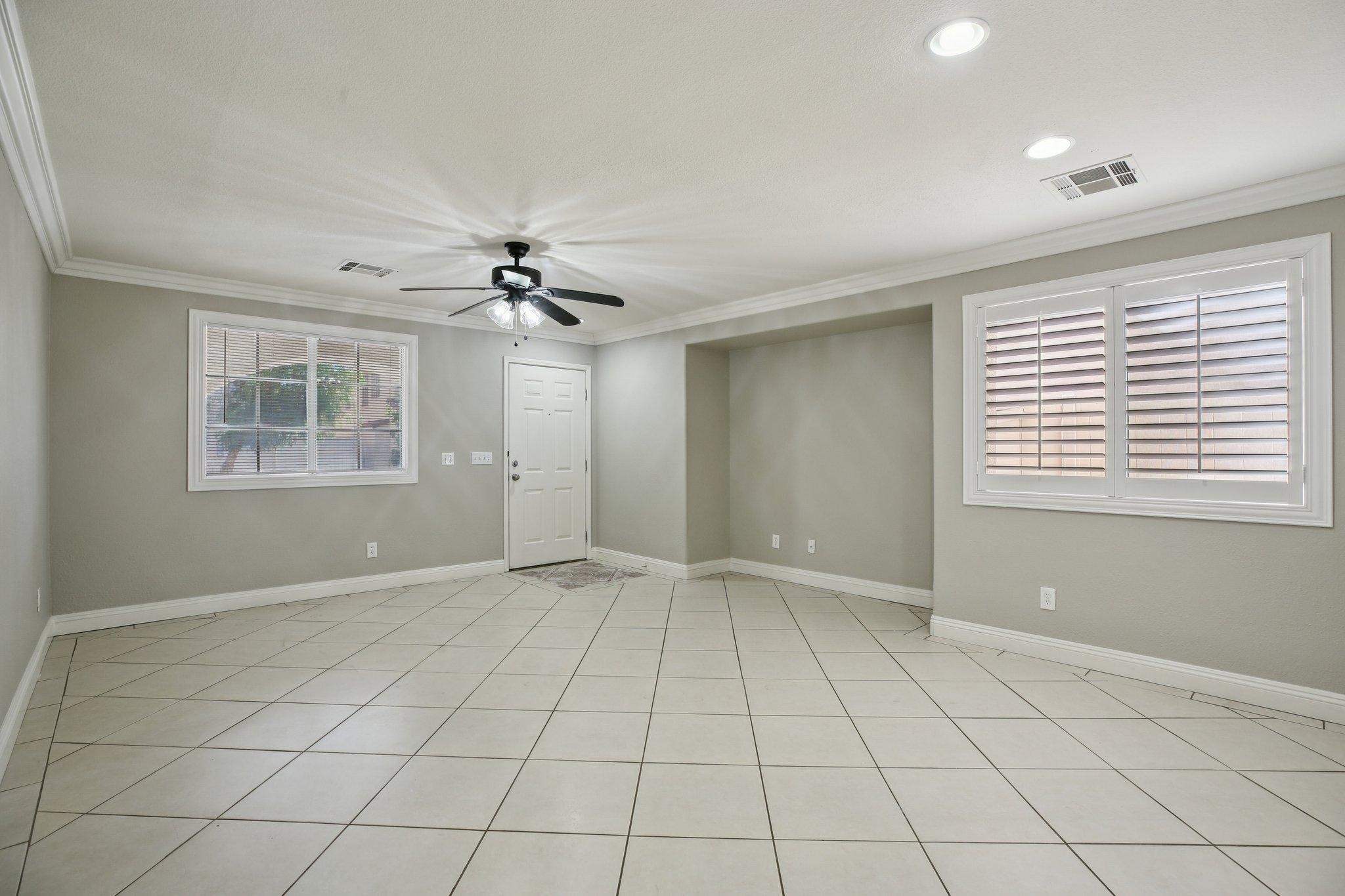 Coronado Peak Ave-S0211-006.jpg