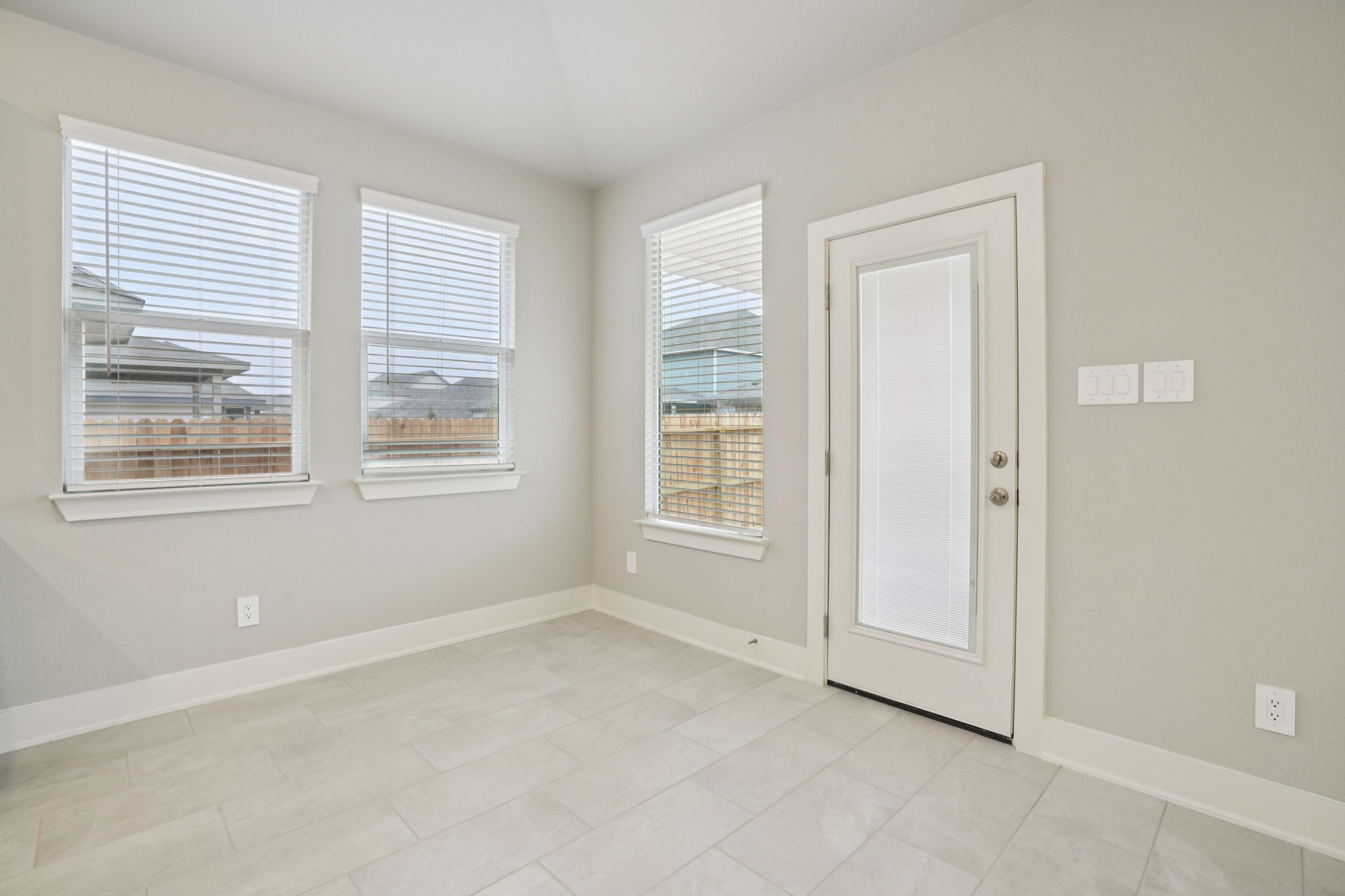 San Antonio - Estancia Ranch - 950 Earp Blvd Timberwood Park TX 78260 - 009