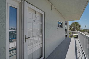 950 Tarpon Center Dr - Unit #305-6