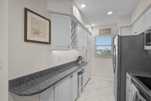 950 Tarpon Center Dr - Unit #305-12