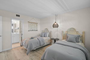 950 Tarpon Center Dr - Unit #305-21