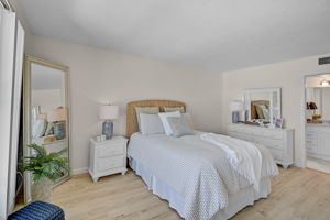 950 Tarpon Center Dr - Unit #305-26