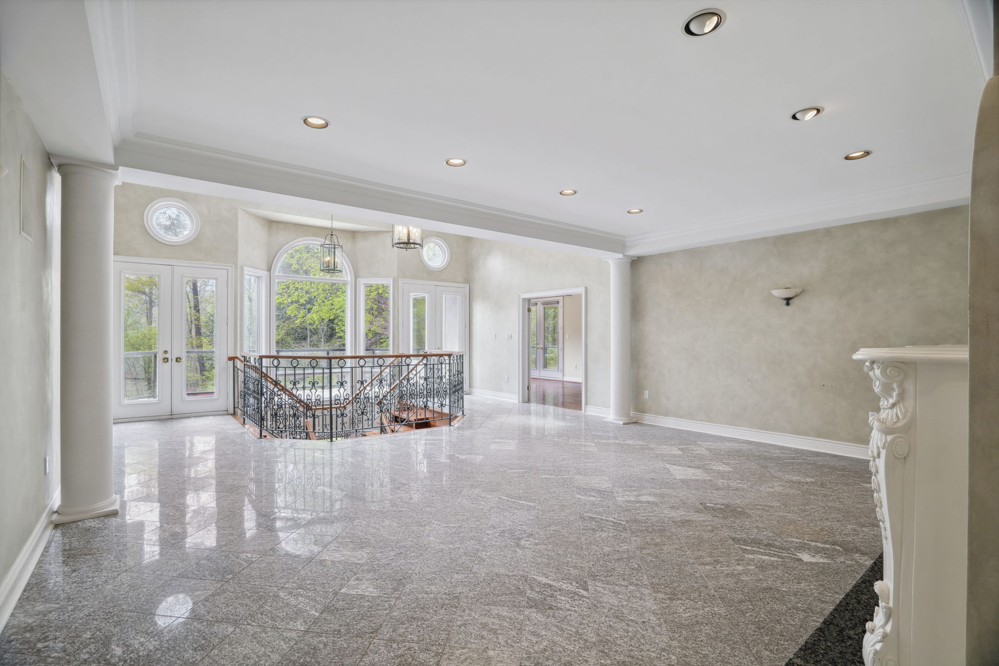950 Whittier Crescent Mississauga, ON L5H 2X3
