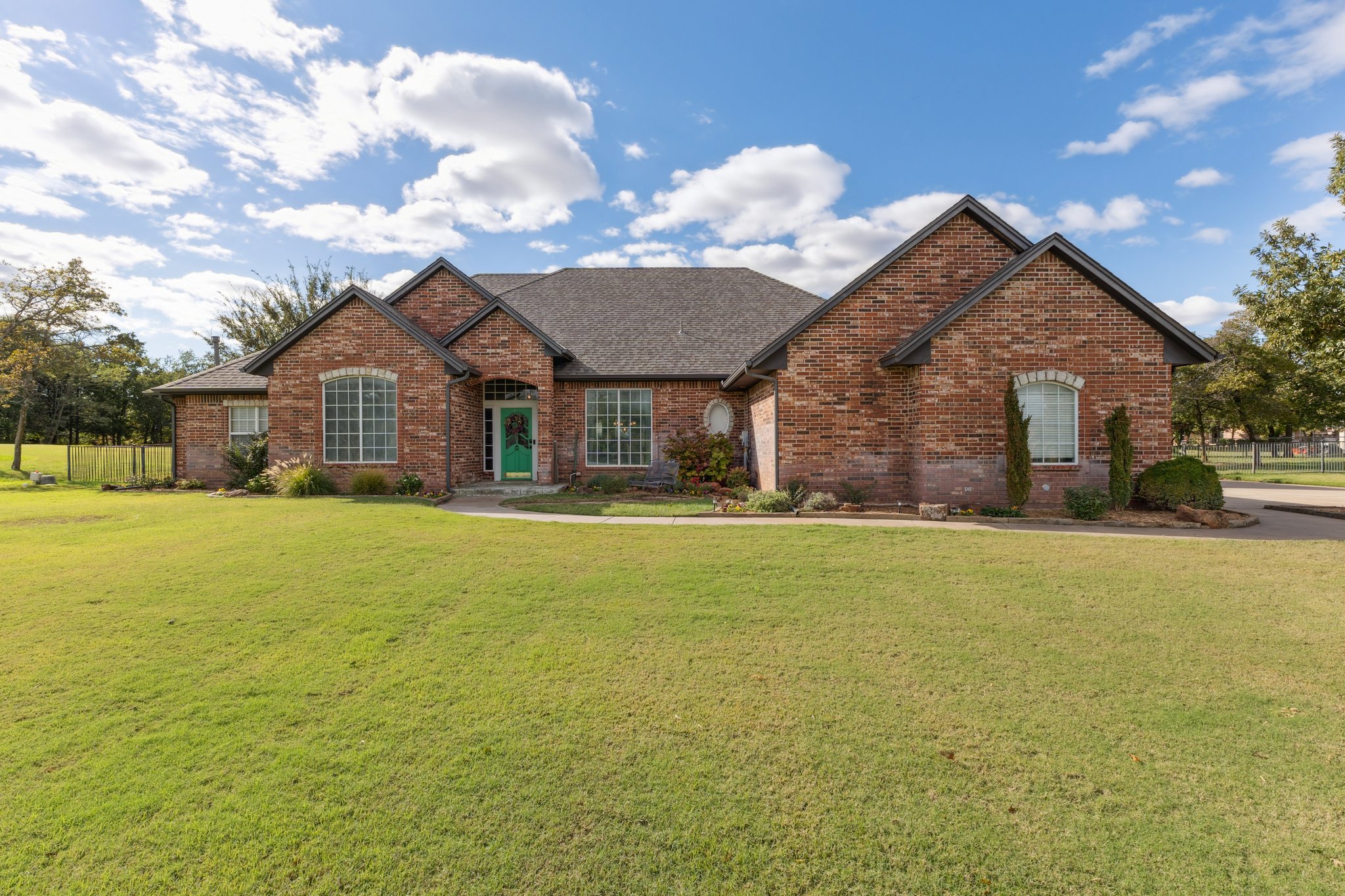 9501 Larimore Ln_001.jpg