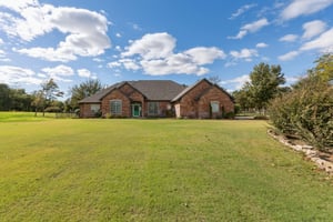 9501 Larimore Ln_003.jpg