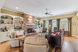 9501 Larimore Ln_009.jpg