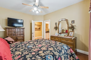 9501 Larimore Ln_034.jpg