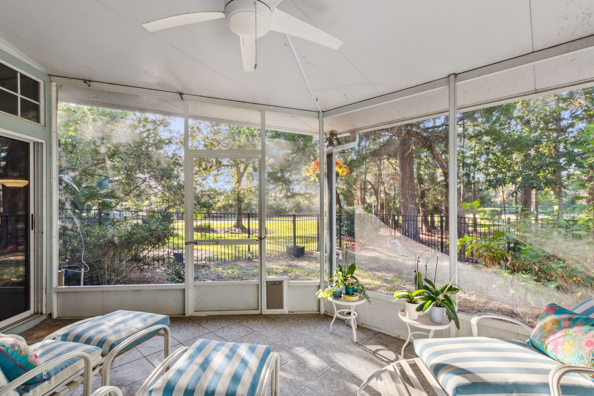 Screened-in Porch