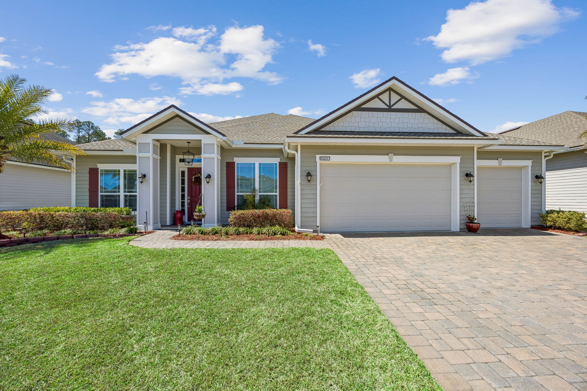 Welcome to 95037 Palm Pointe Dr N