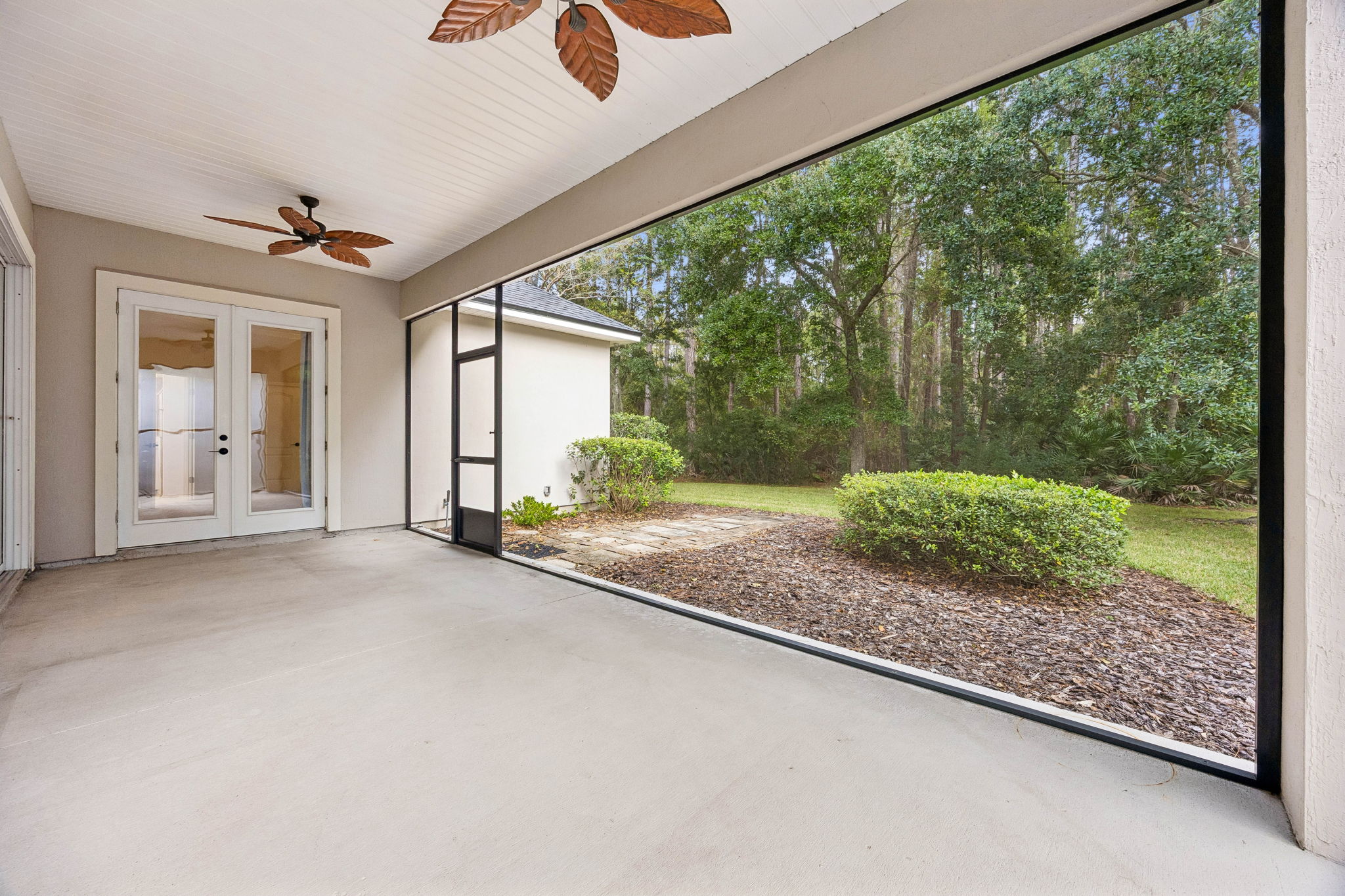 Screened-in Porch