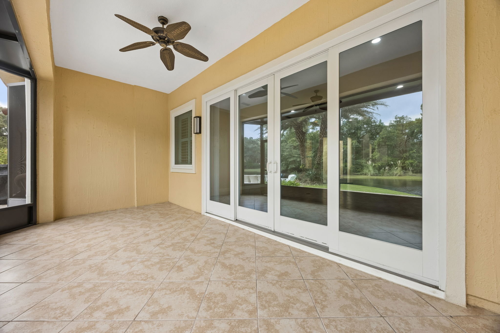 Screened-in Porch