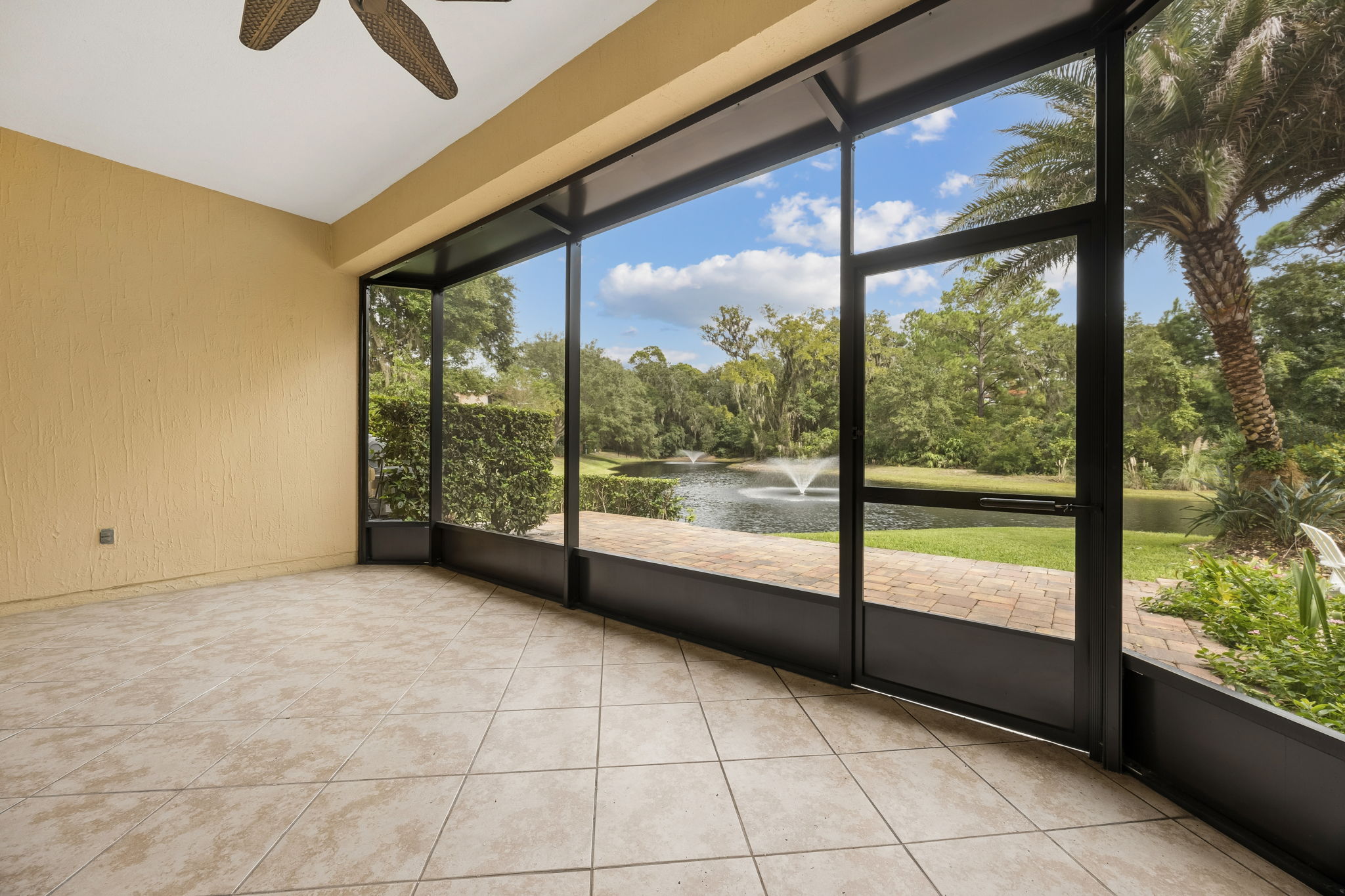 Screened-in Porch