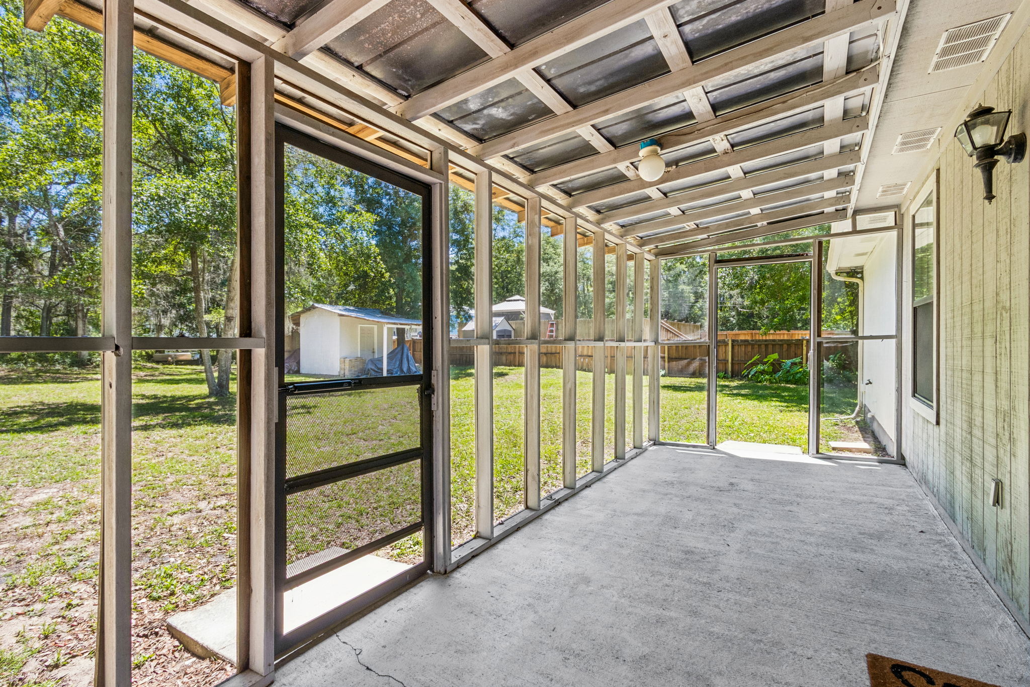 Screened-in Porch