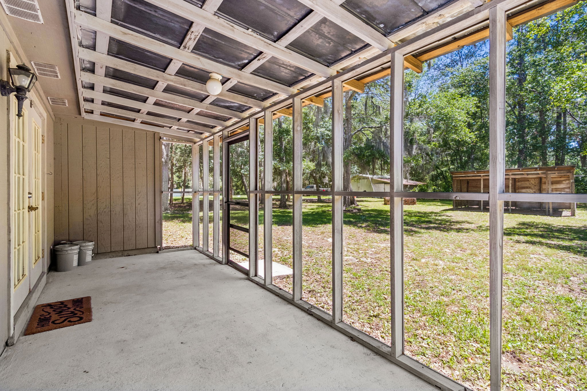 Screened-in Porch