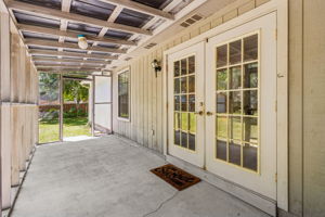 Screened-in Porch